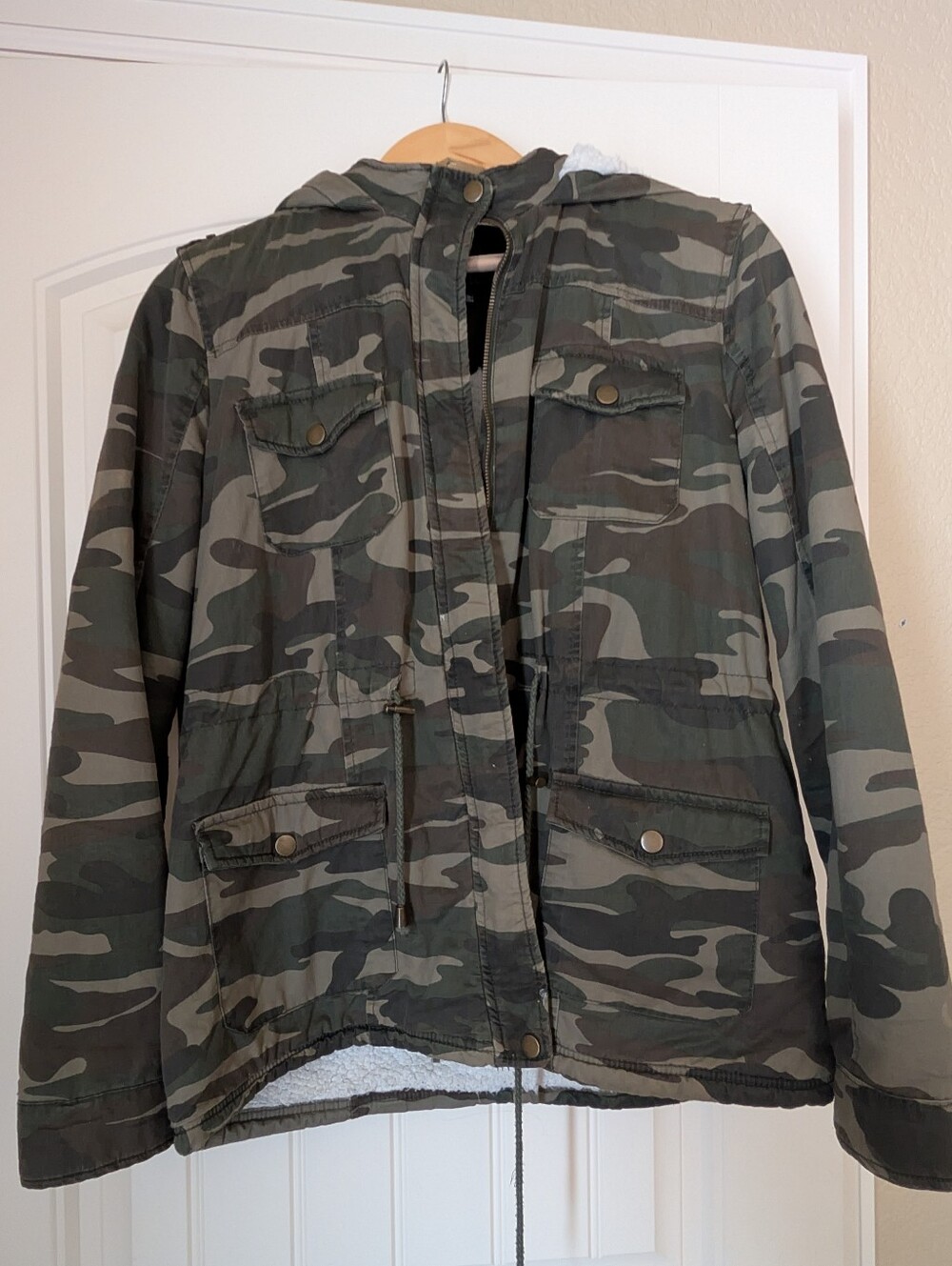 Women's Camouflage Hooded Utility Jacket - Olive Camo